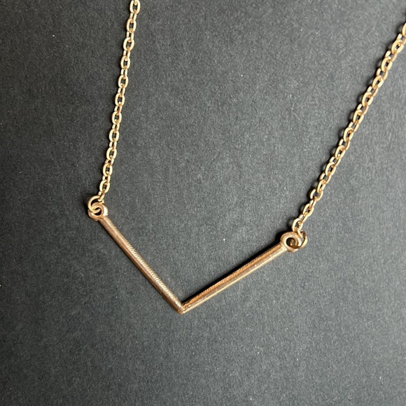 "V" Style 💥Fashion Necklace - Picture 4 of 6